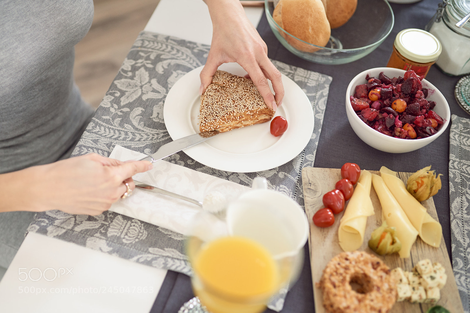 Nikon D800 sample photo. Woman slicing a healthy photography