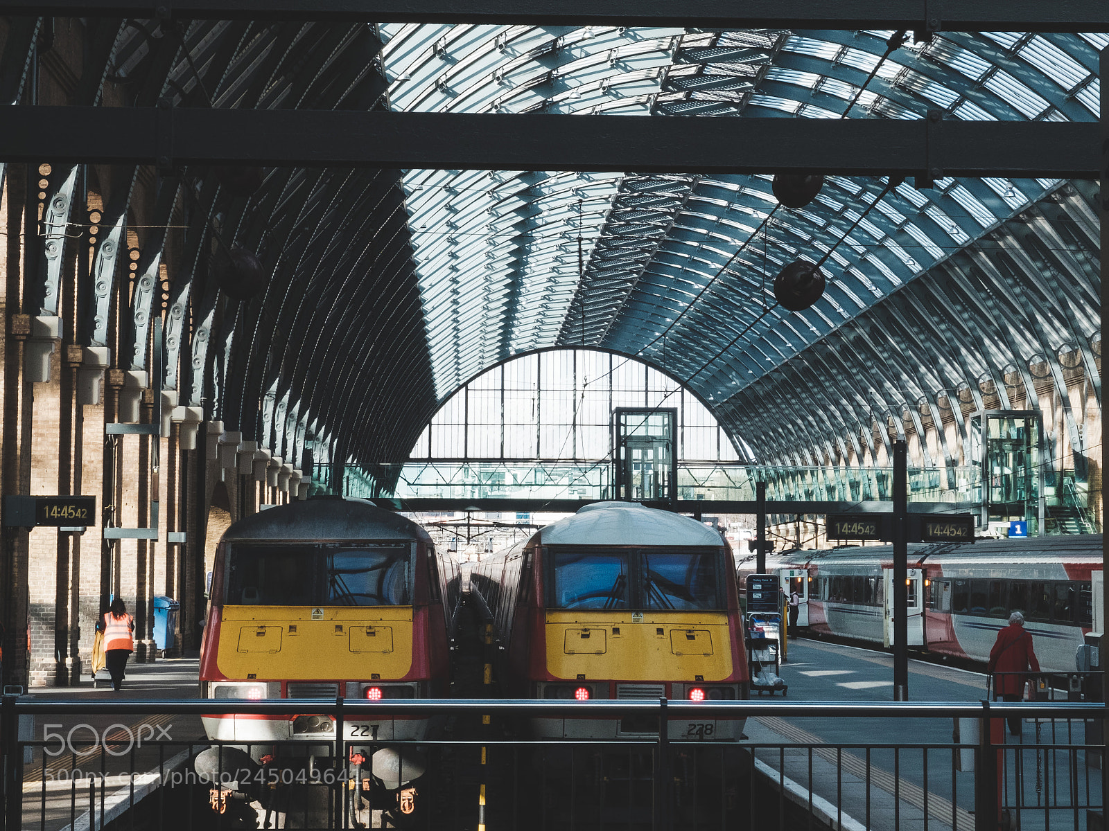 Fujifilm X30 sample photo. Railway station photography