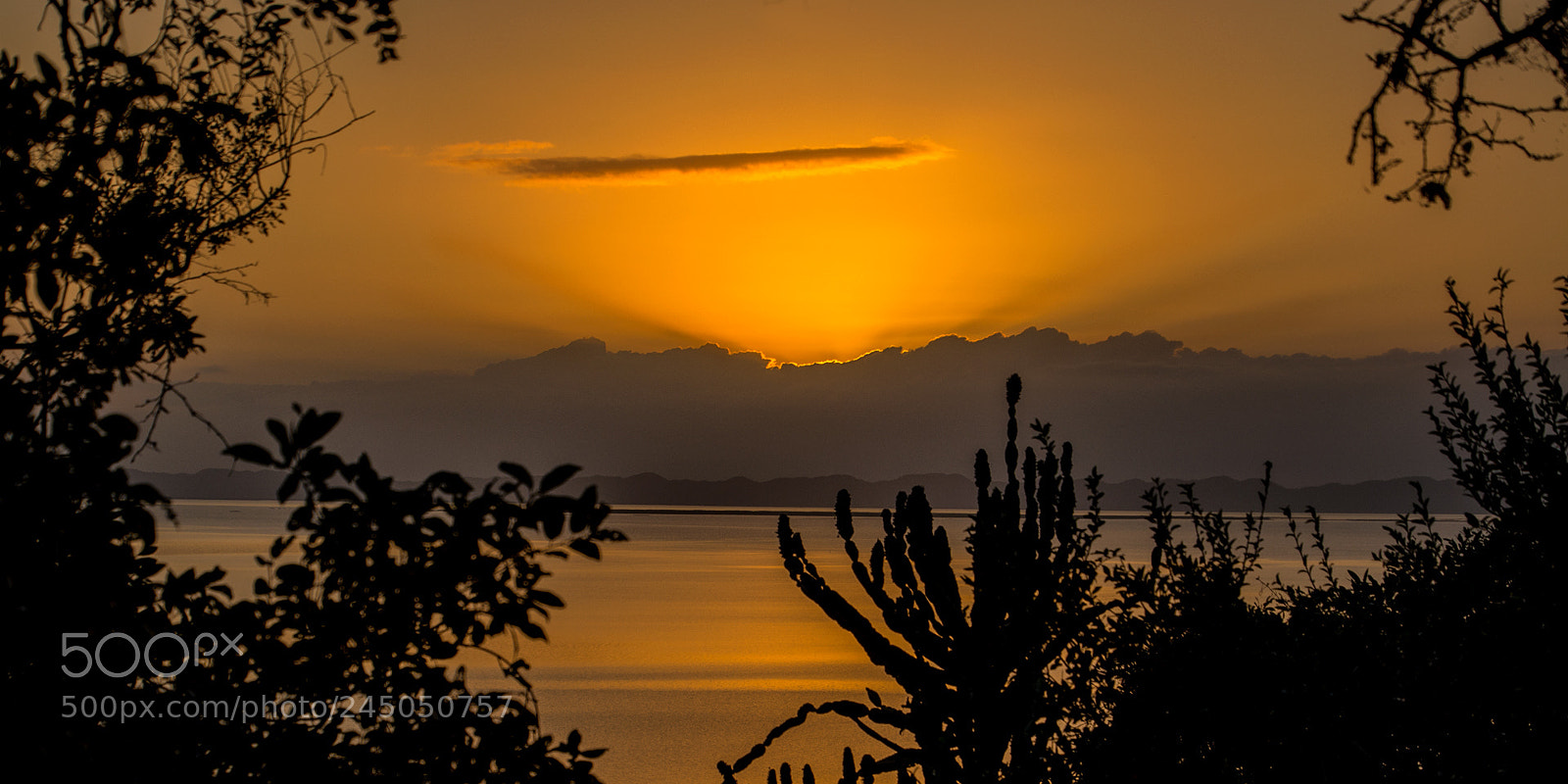 Nikon D5200 sample photo. Sunrise over the lake photography