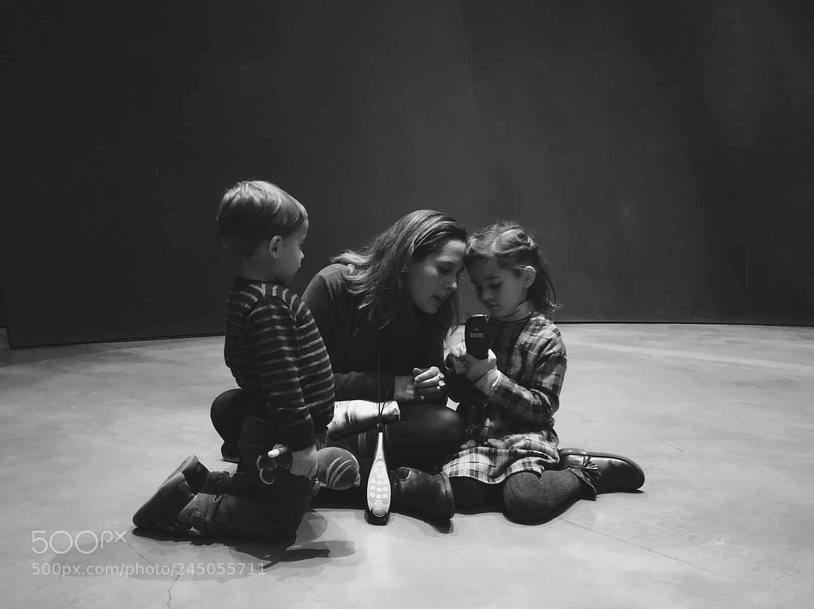 Apple iPhone 8 Plus sample photo. My family photography