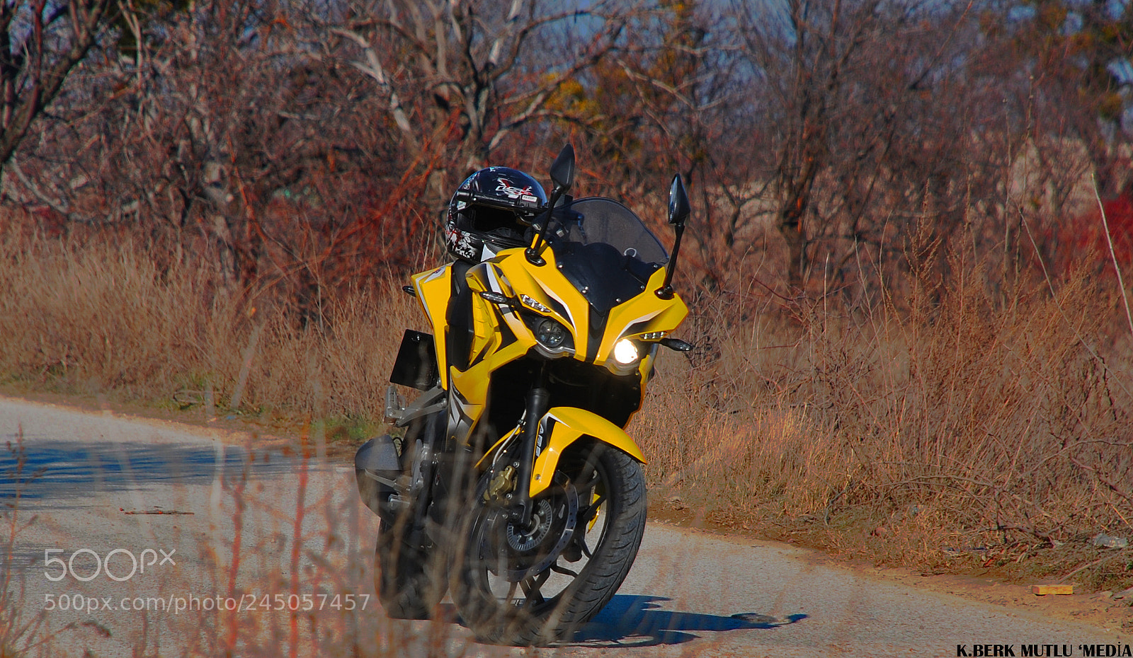 Nikon D80 sample photo. Bajaj pulsar 200rs photography