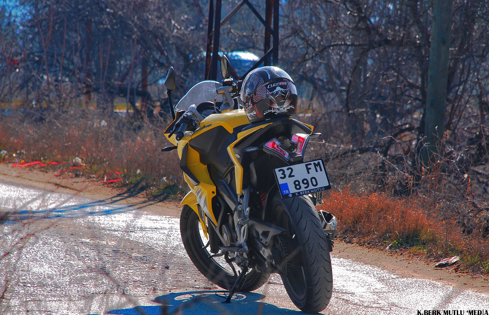 Nikon D80 sample photo. Bajaj pulsar 200rs photography