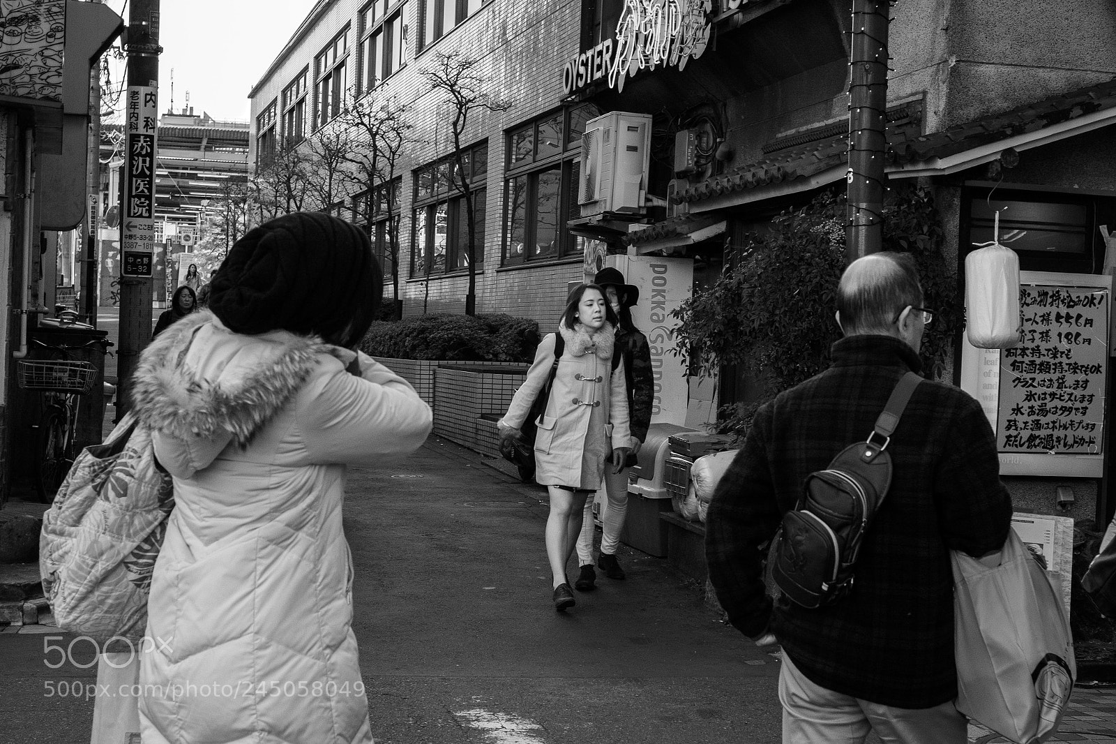 Fujifilm X-E1 sample photo. Pedestrians photography