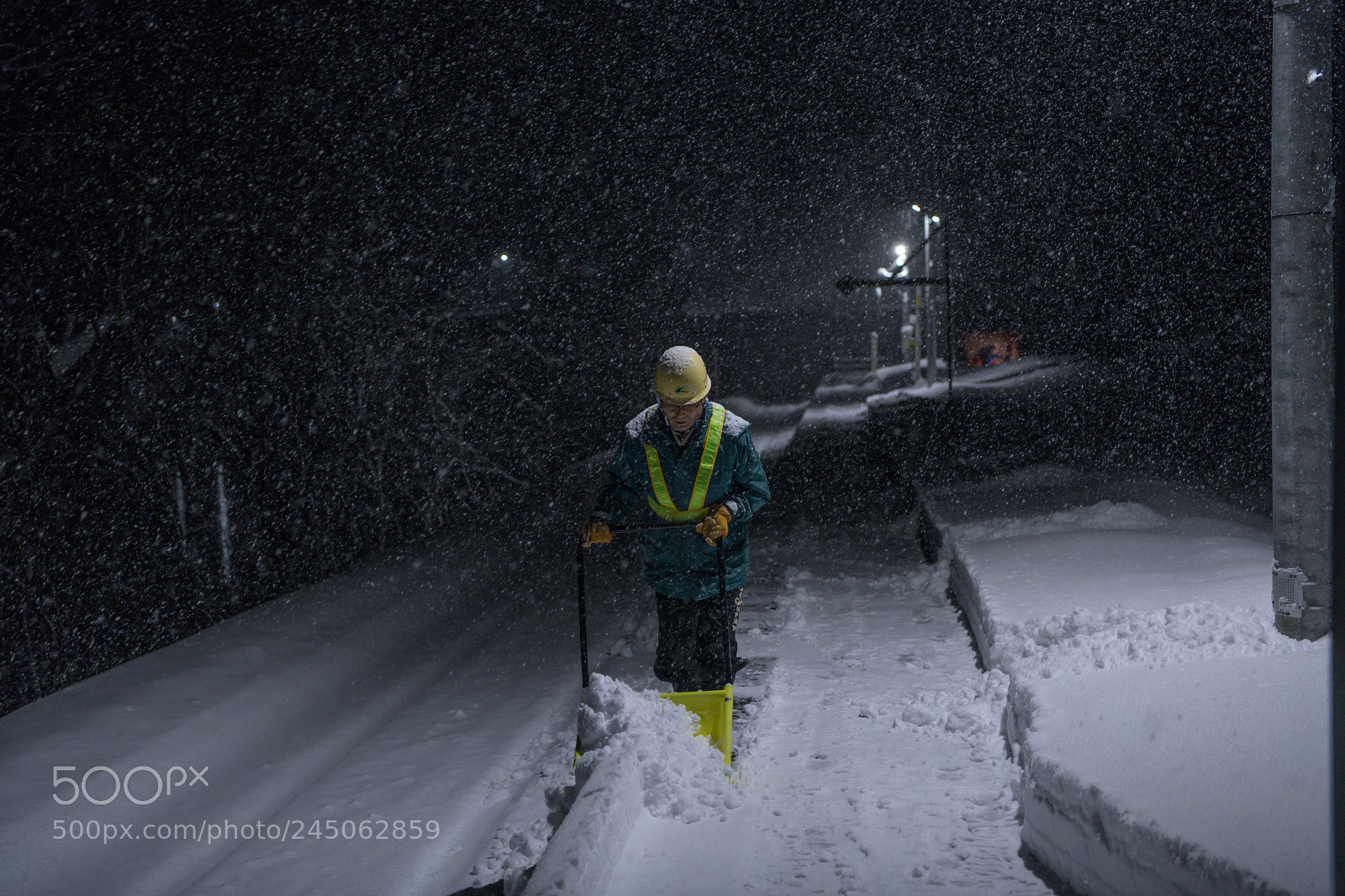 Nikon D850 sample photo. Winter worker photography