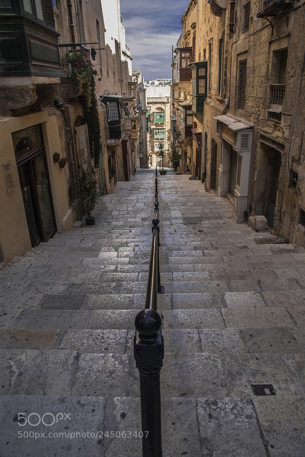 Pentax K10D sample photo. Going down photography