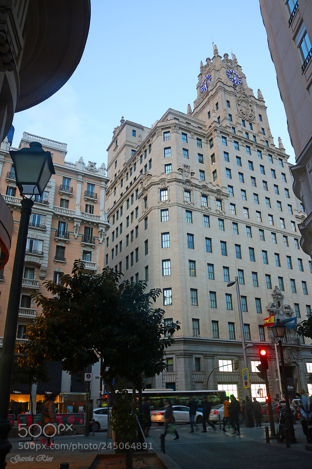 Canon EOS 750D (EOS Rebel T6i / EOS Kiss X8i) sample photo. Gran vía. photography