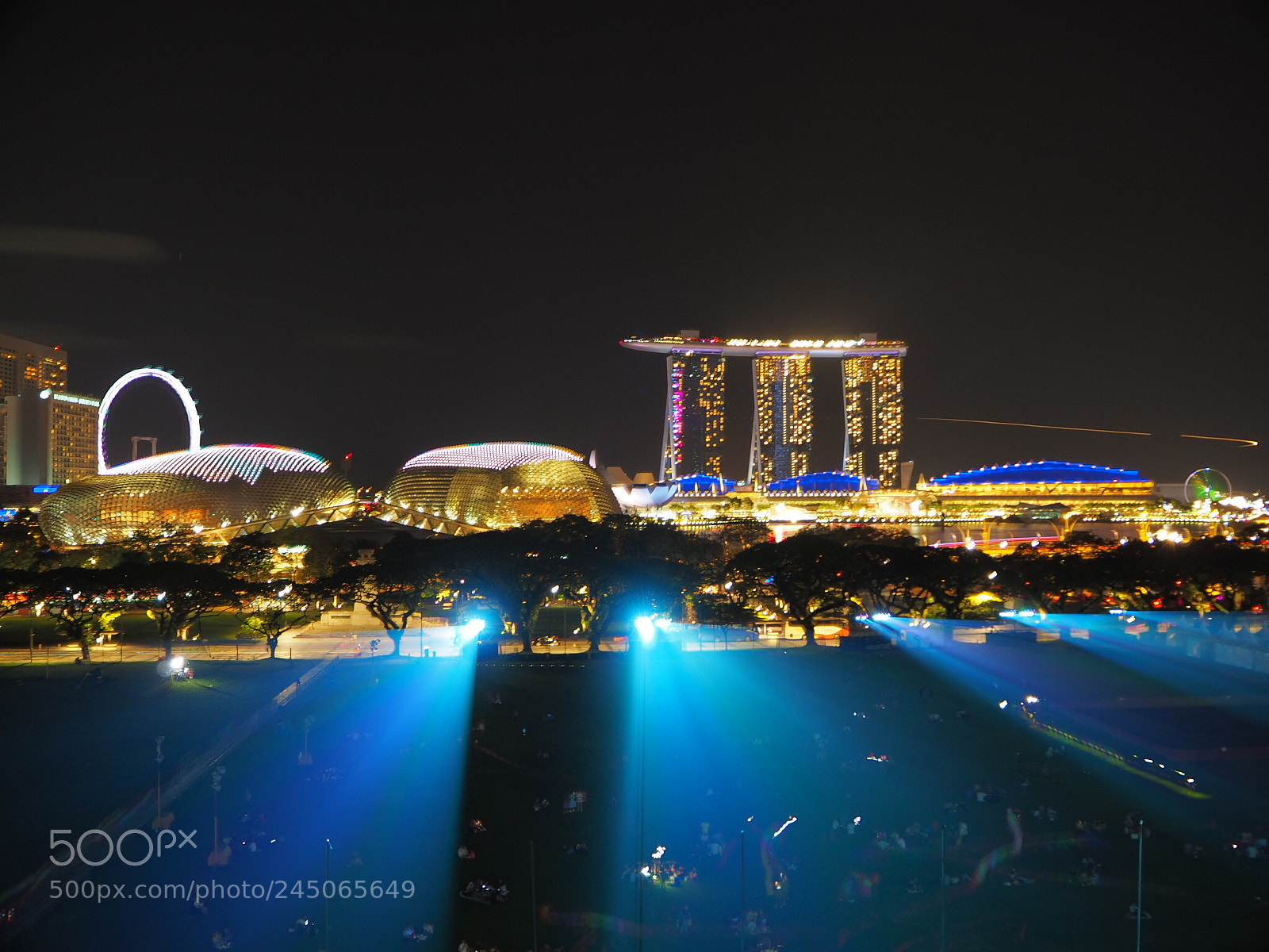 Olympus OM-D E-M10 III sample photo. Singapore night festival photography