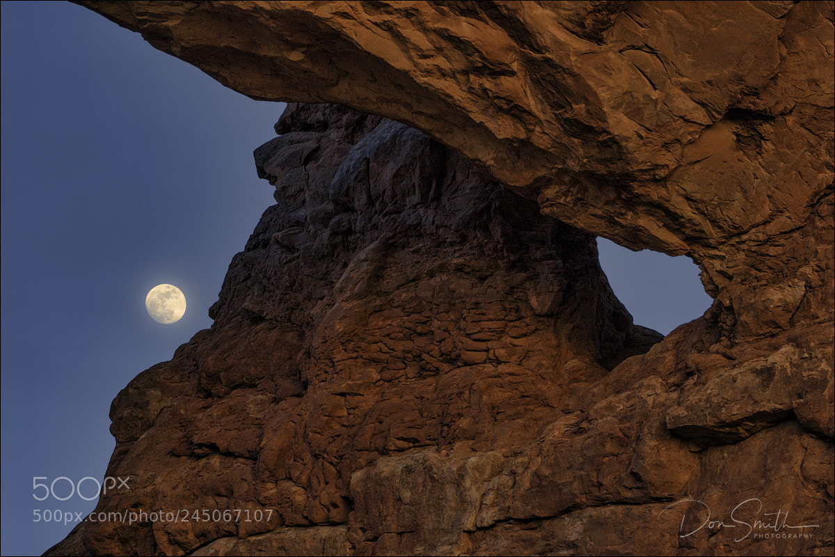 Sony a7R III sample photo. Full moon and north photography