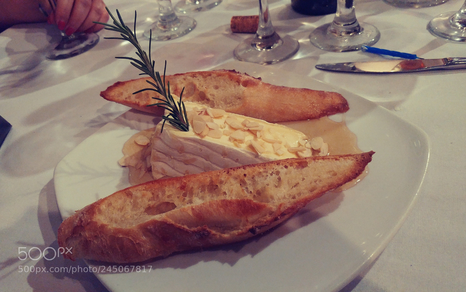 LG G5 sample photo. Brie cheese and rosemary photography