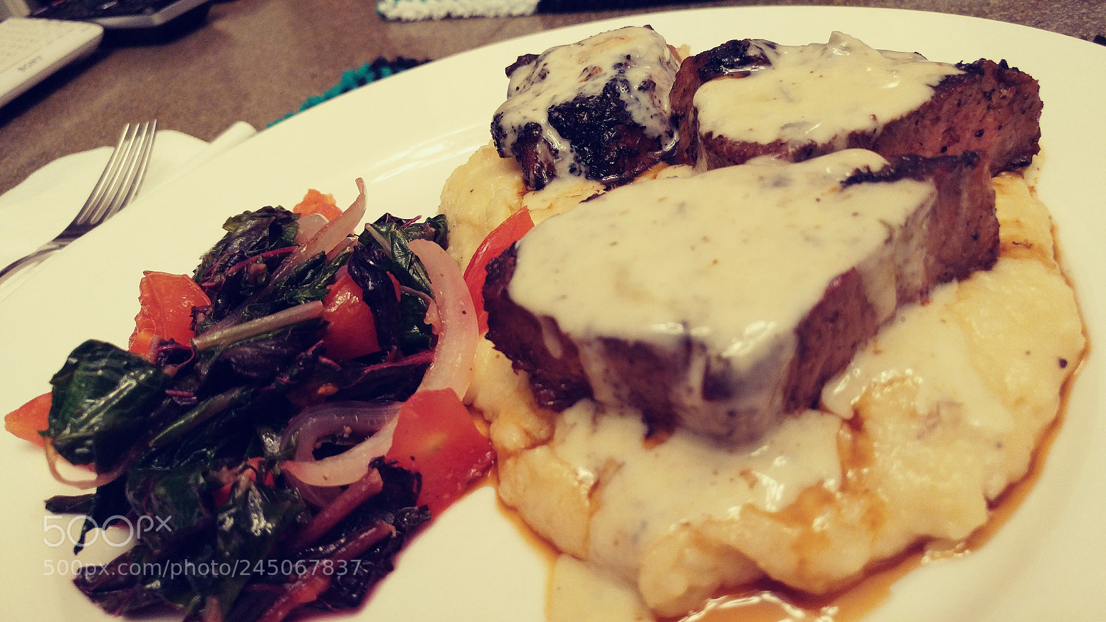 LG G5 sample photo. A dinner plate photography