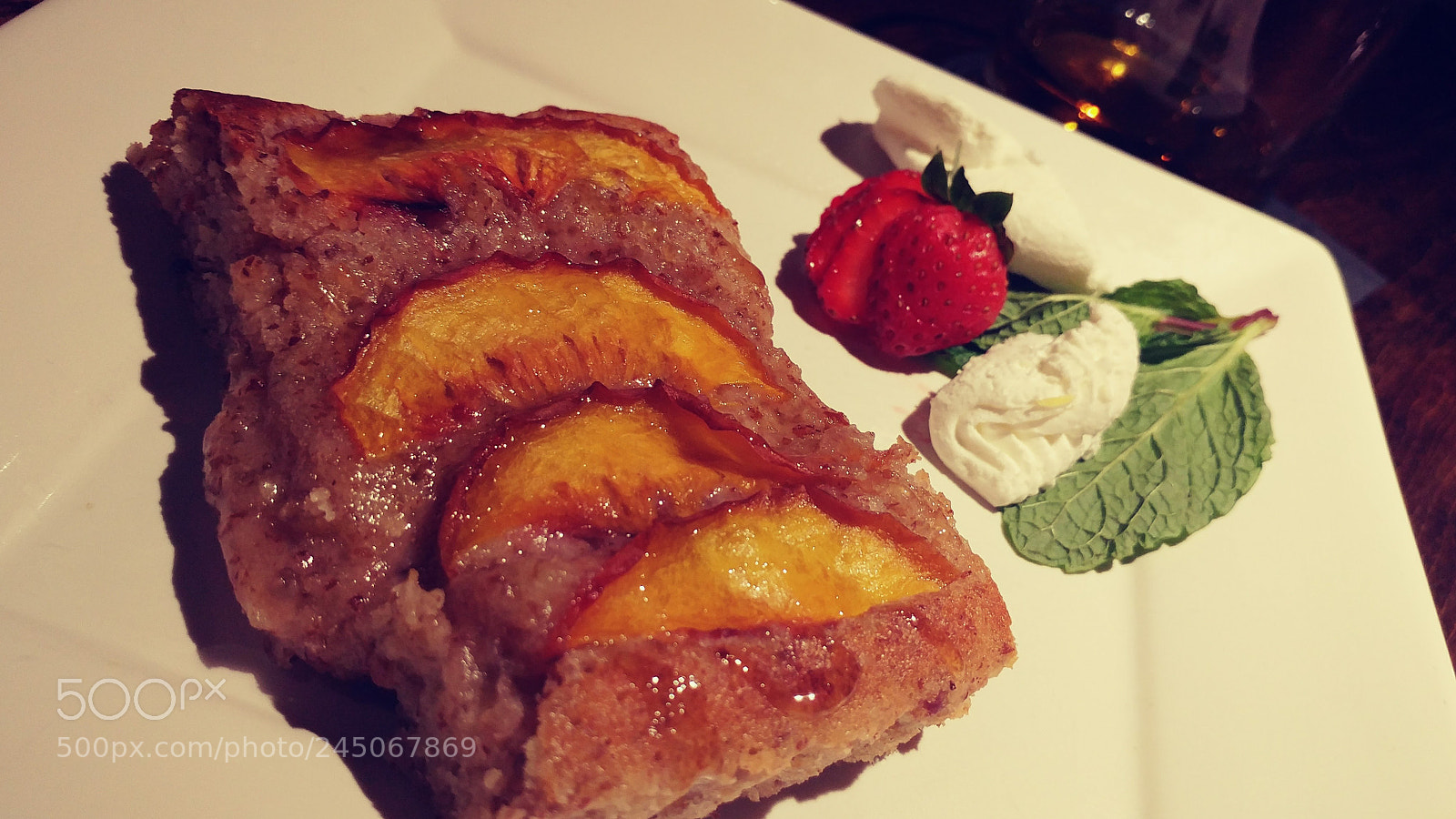 LG G5 sample photo. Pineapple bread dessert photography
