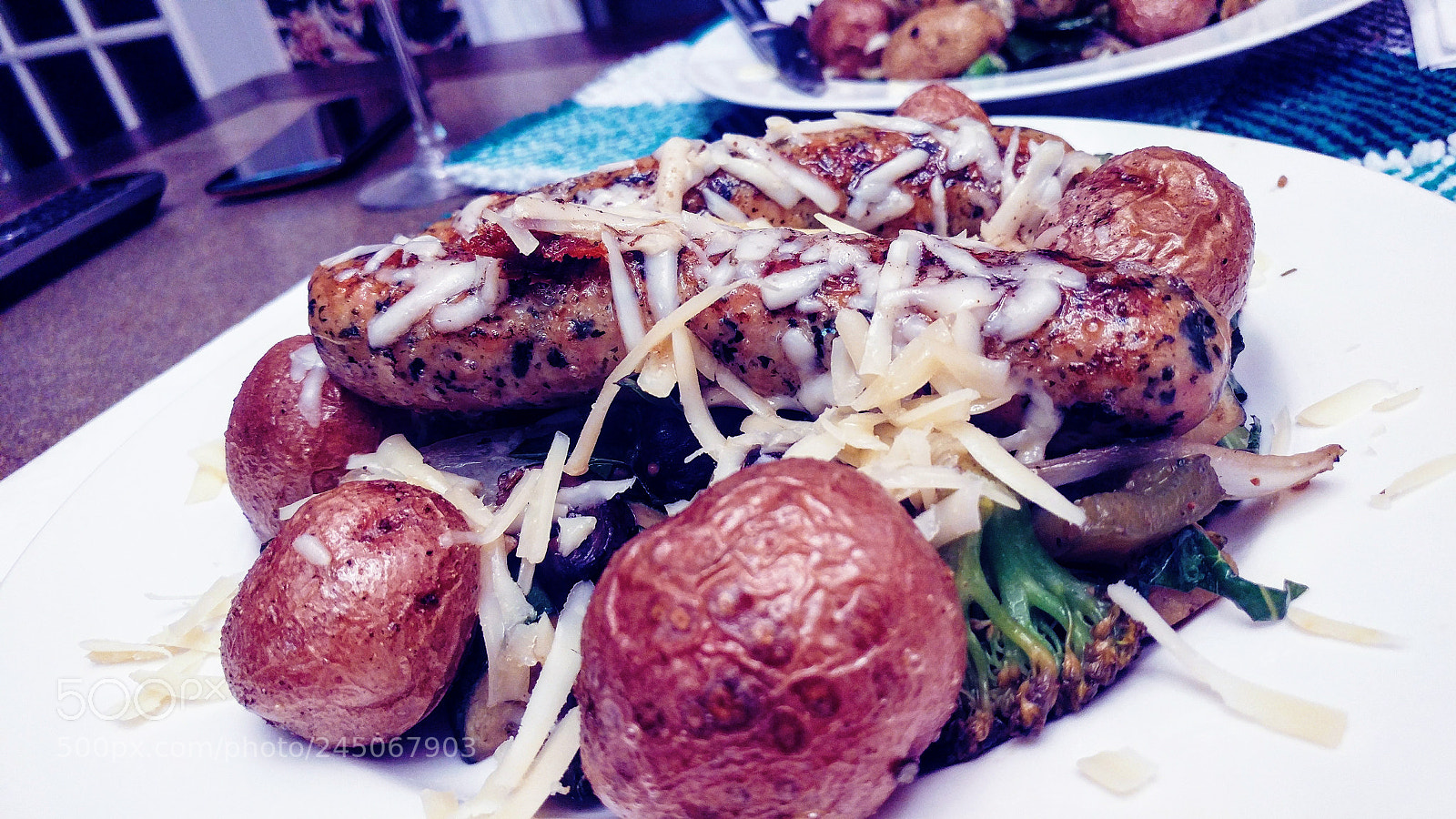 LG G5 sample photo. Sausages and potatoes photography