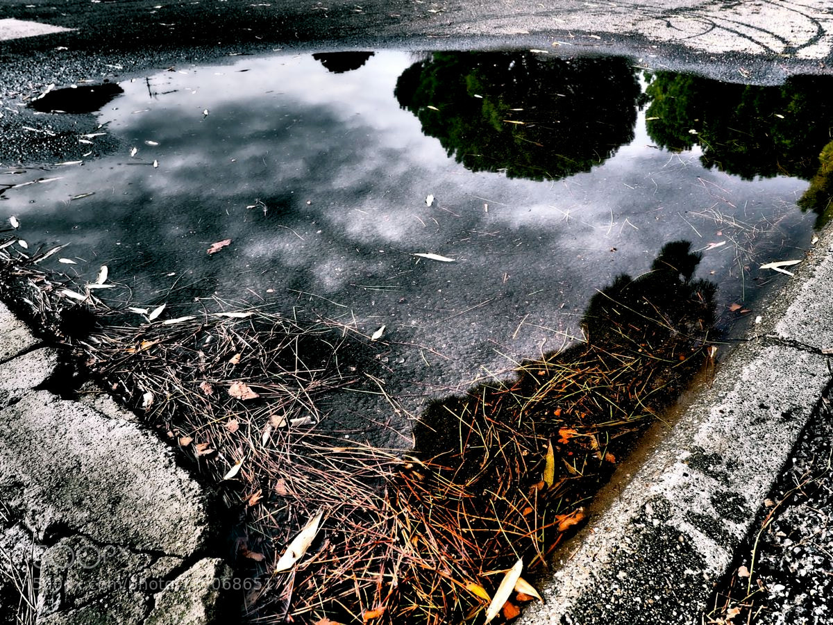 Olympus OM-D E-M5 II sample photo. Au bout du trottoir photography