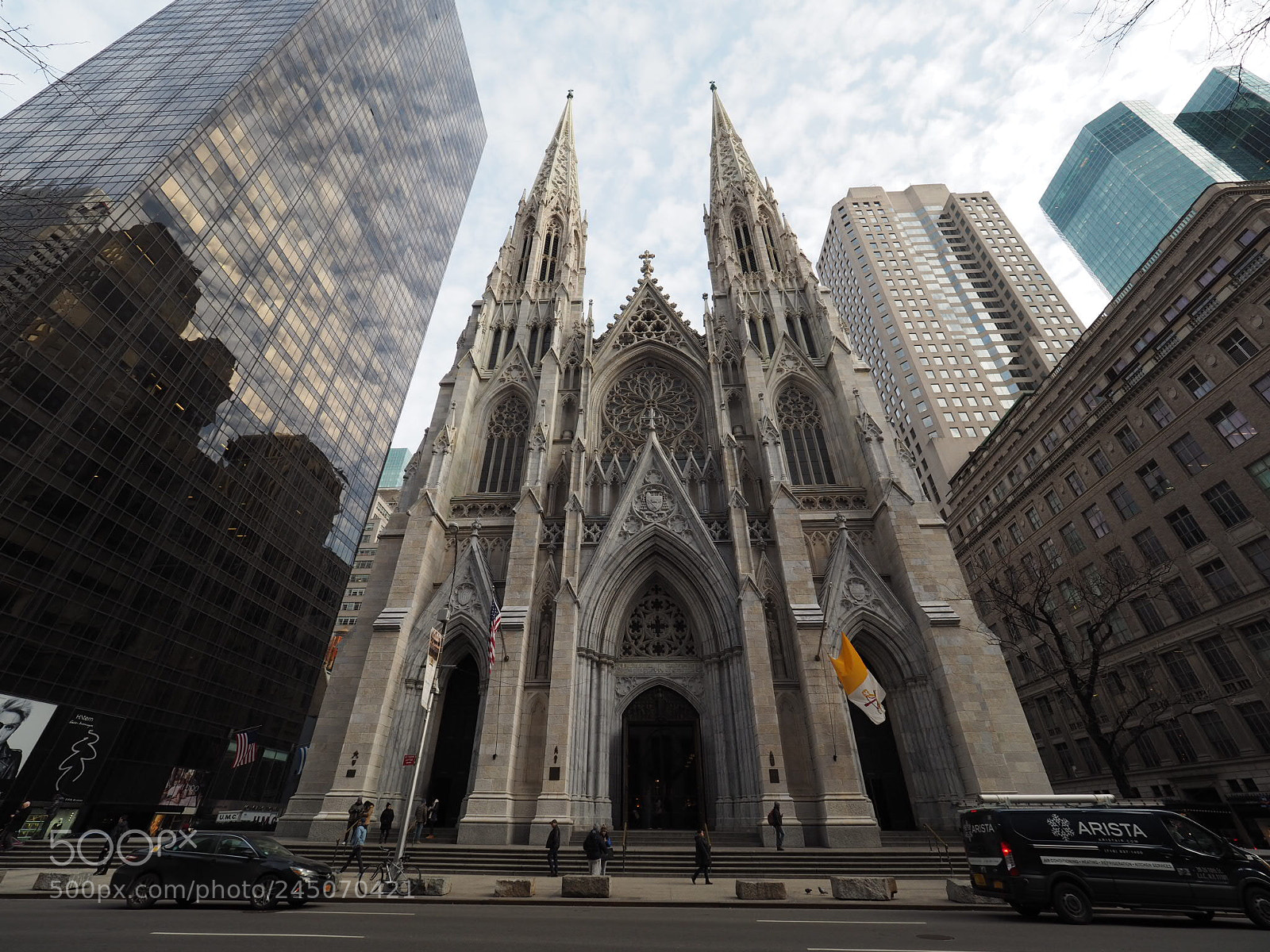 Olympus OM-D E-M5 II sample photo. Iglesia de san patrick photography