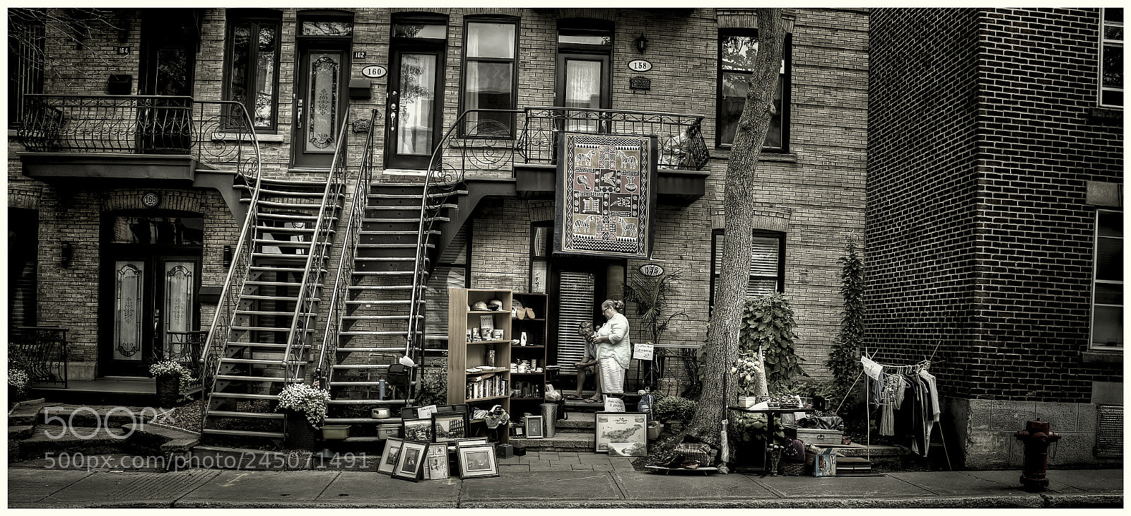 Fujifilm X100S sample photo. The garage sale photography