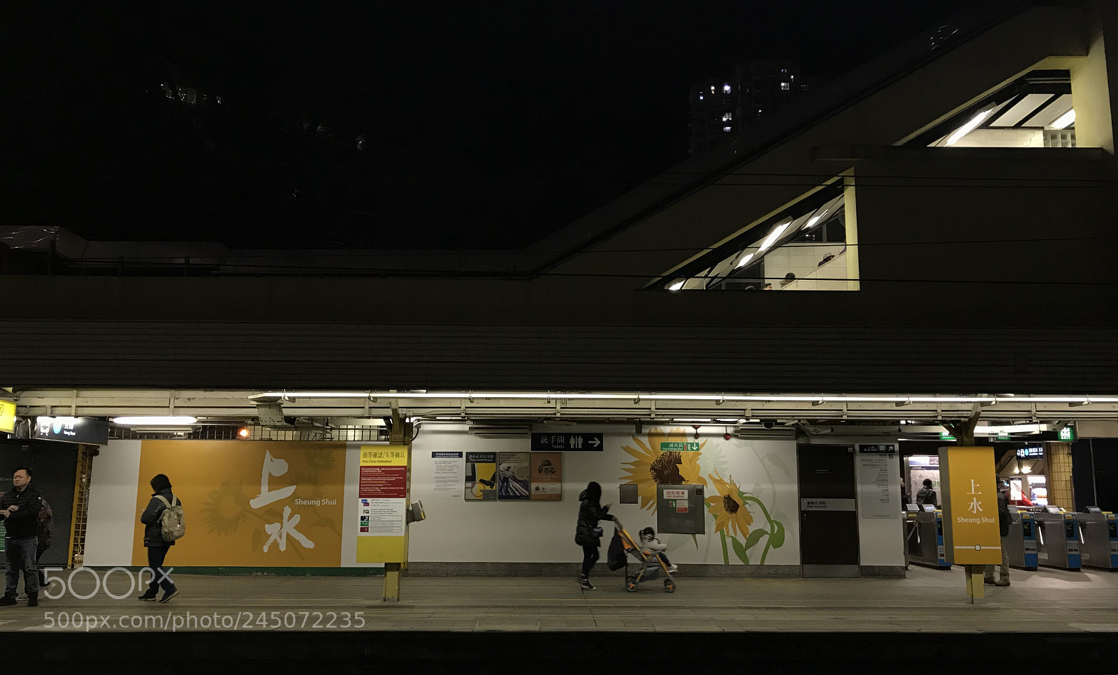 Apple iPhone 7 Plus sample photo. Station photography