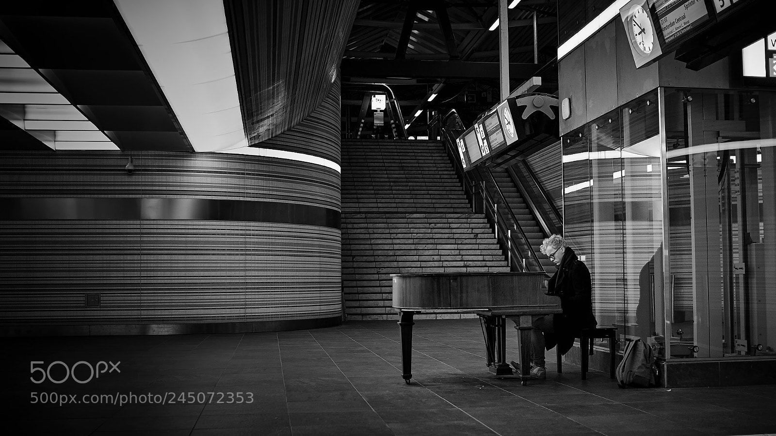 Fujifilm X100F sample photo. The piano player. photography
