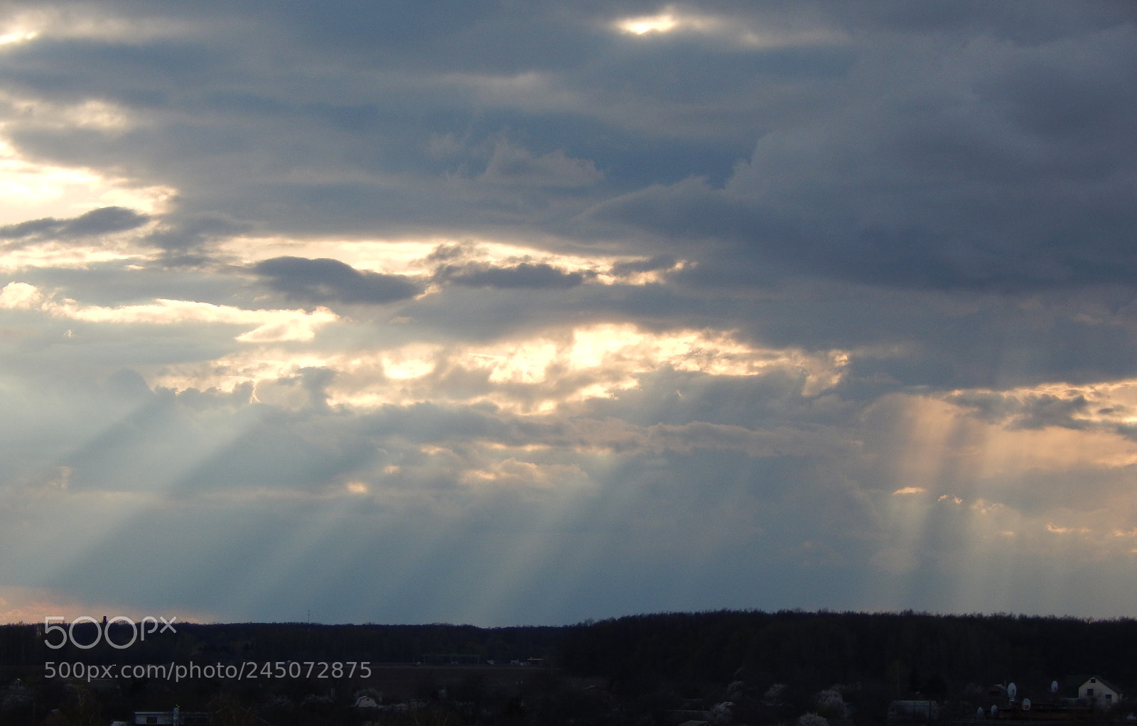 Nikon Coolpix L830 sample photo. Beams and sky photography