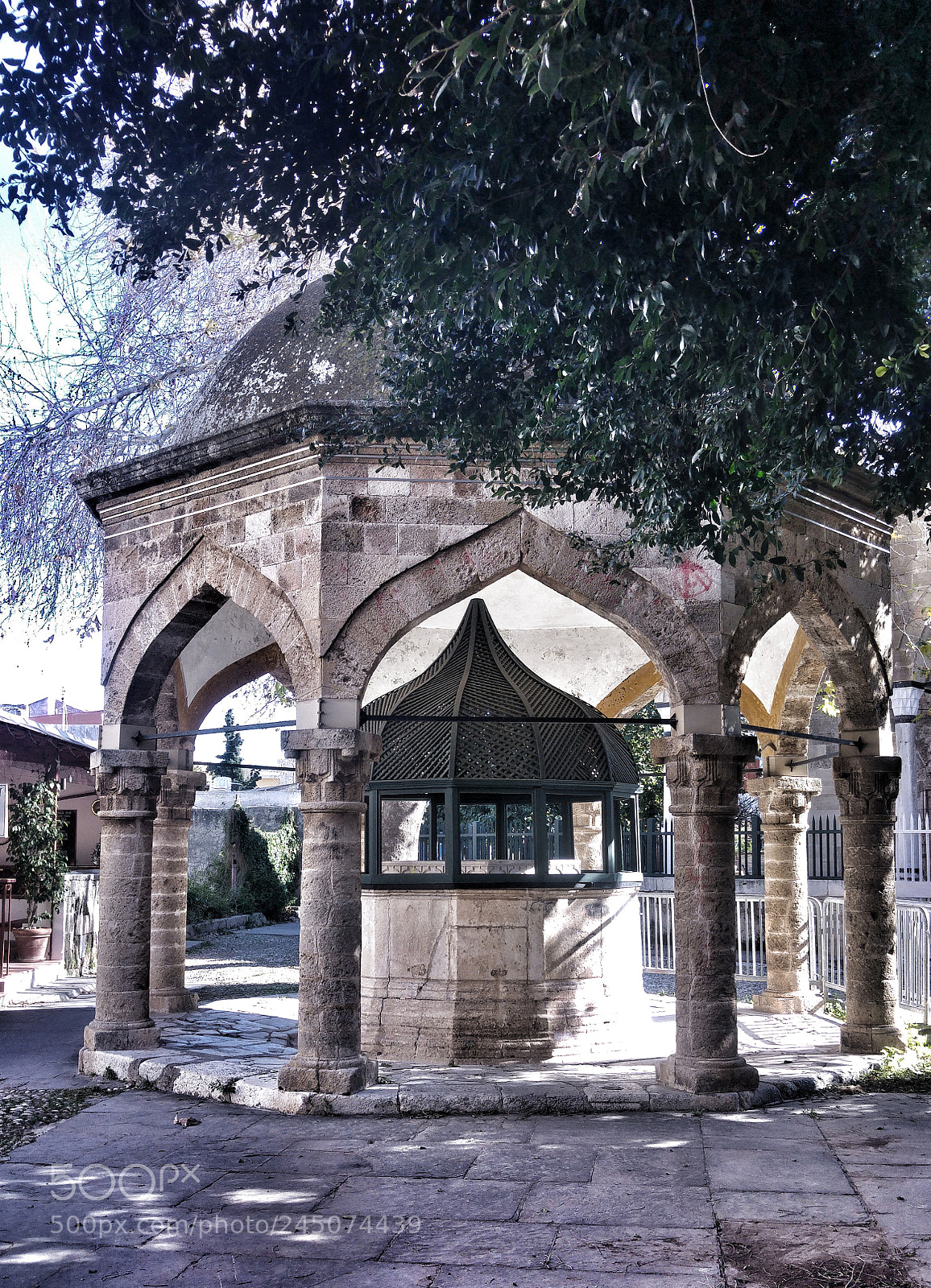 LG G4 sample photo. Old town photography