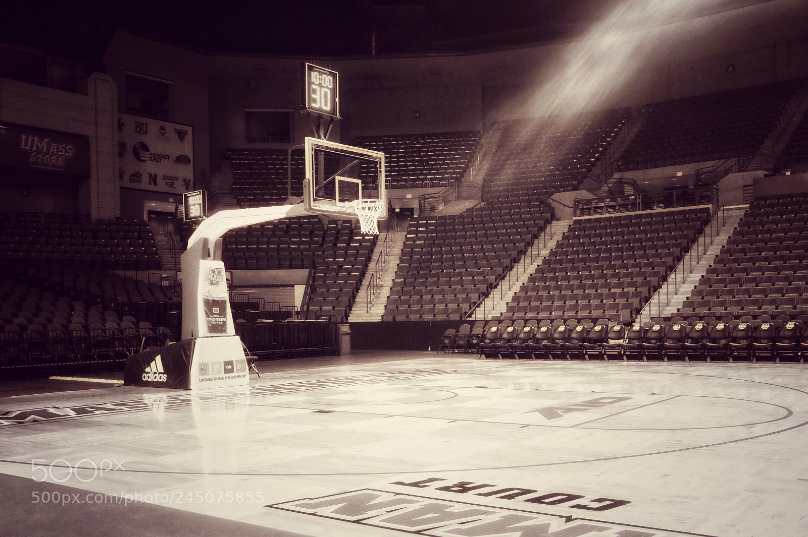 Fujifilm X100T sample photo. Quiet on the court. photography