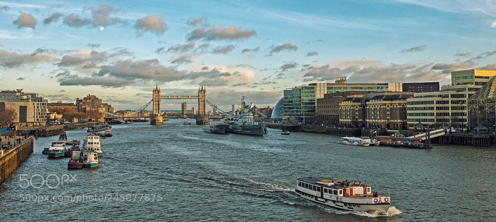 Panasonic Lumix DMC-GX8 sample photo. River thames view cross photography