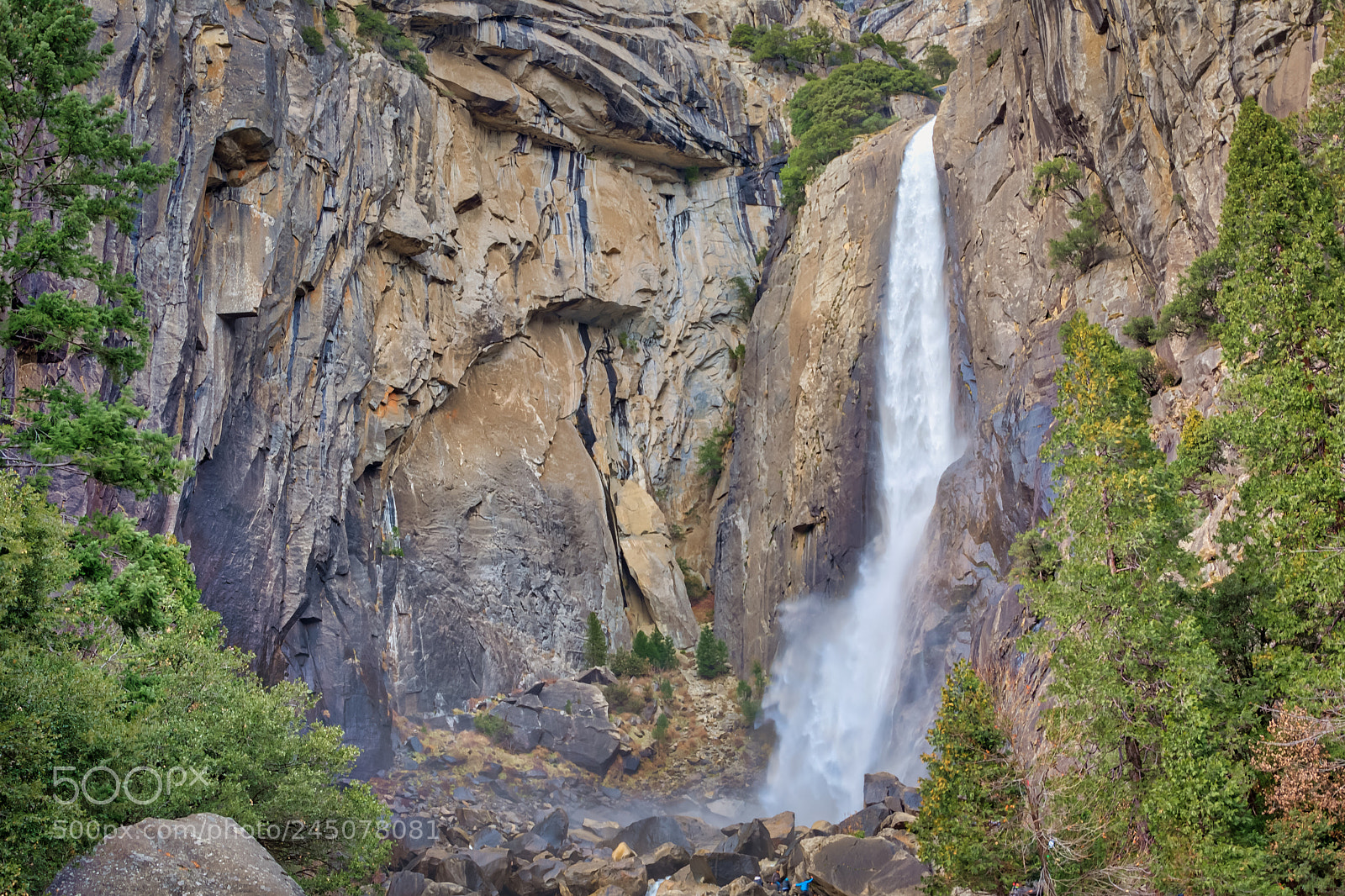 Nikon D5200 sample photo. Lower yosemite falls photography