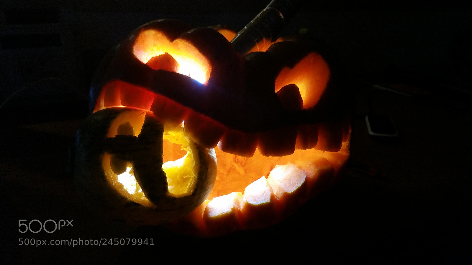 Samsung Galaxy Note4 sample photo. Hungry halloween photography