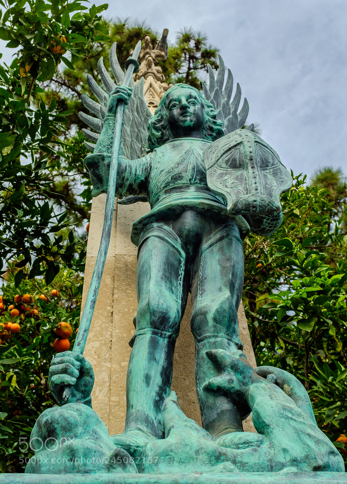 Fujifilm X100F sample photo. Bronze statue plaza de photography