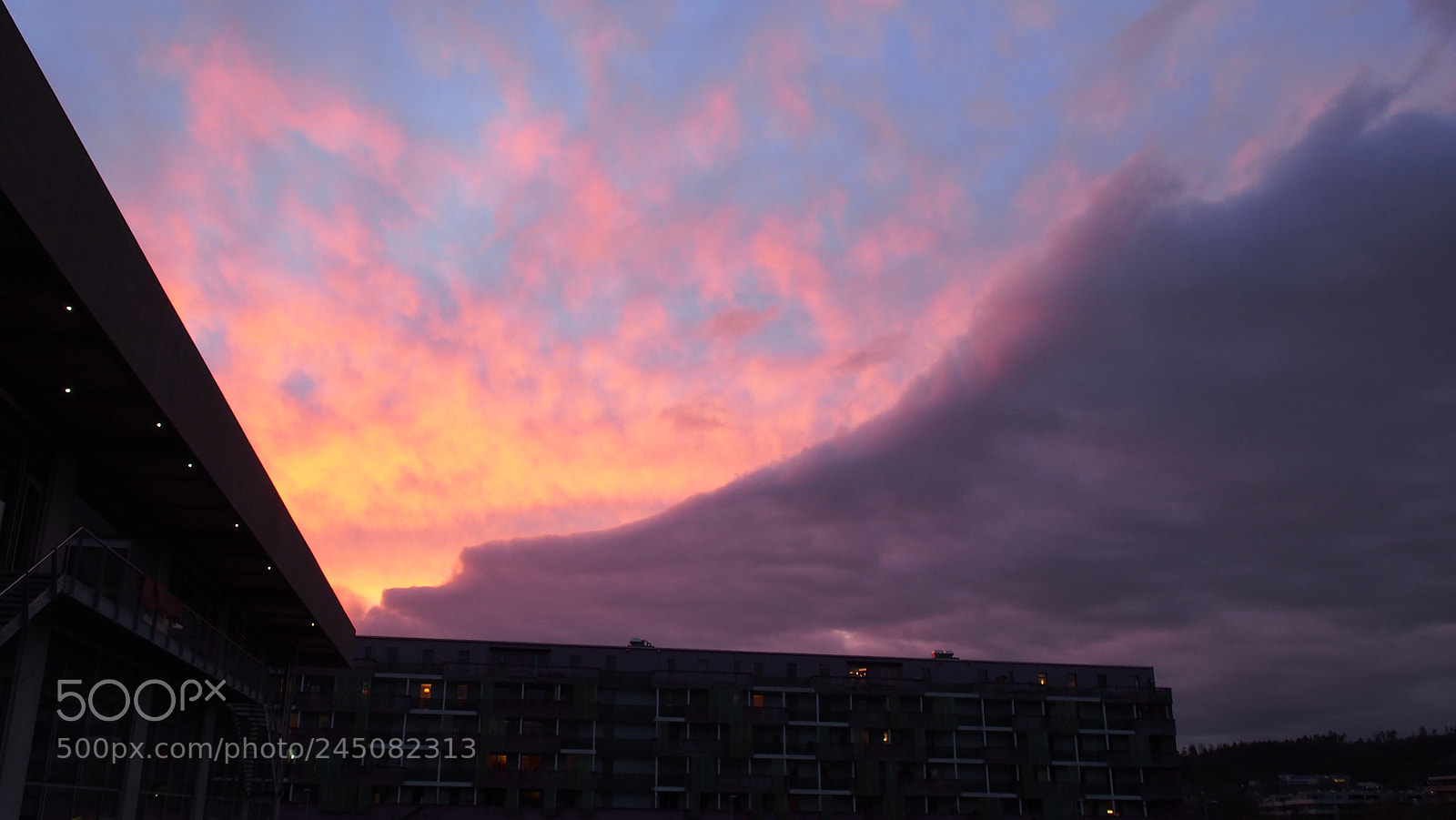 Olympus OM-D E-M5 sample photo. Evening mood photography