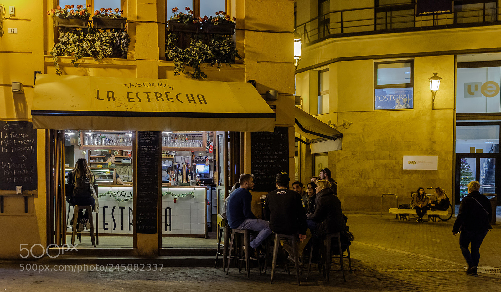Fujifilm X100F sample photo. Local tapas bar la photography