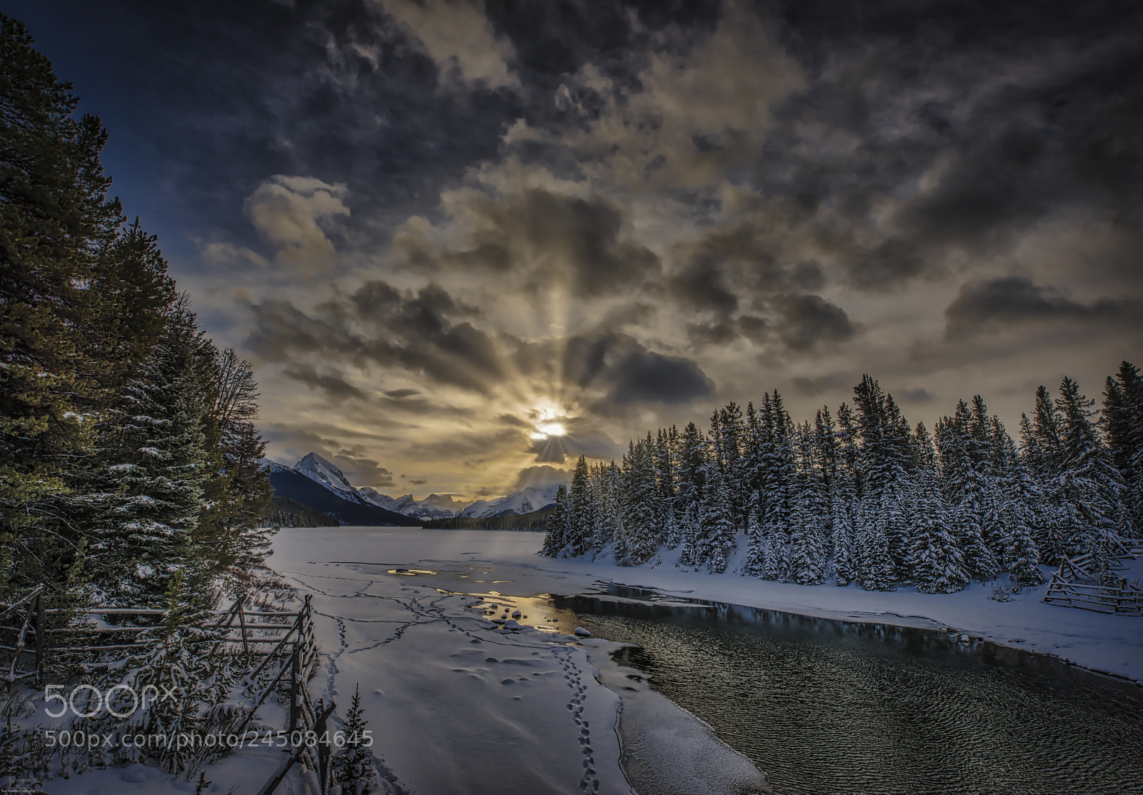 Nikon D800 sample photo. Maligne sunrise photography
