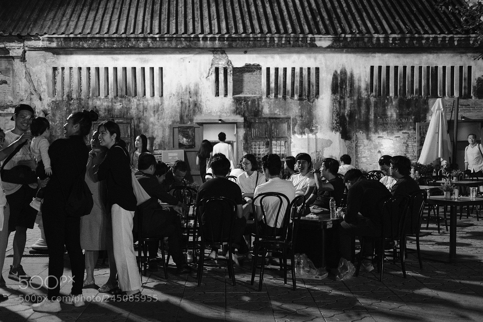 Fujifilm X-Pro2 sample photo. Social gathering in the photography
