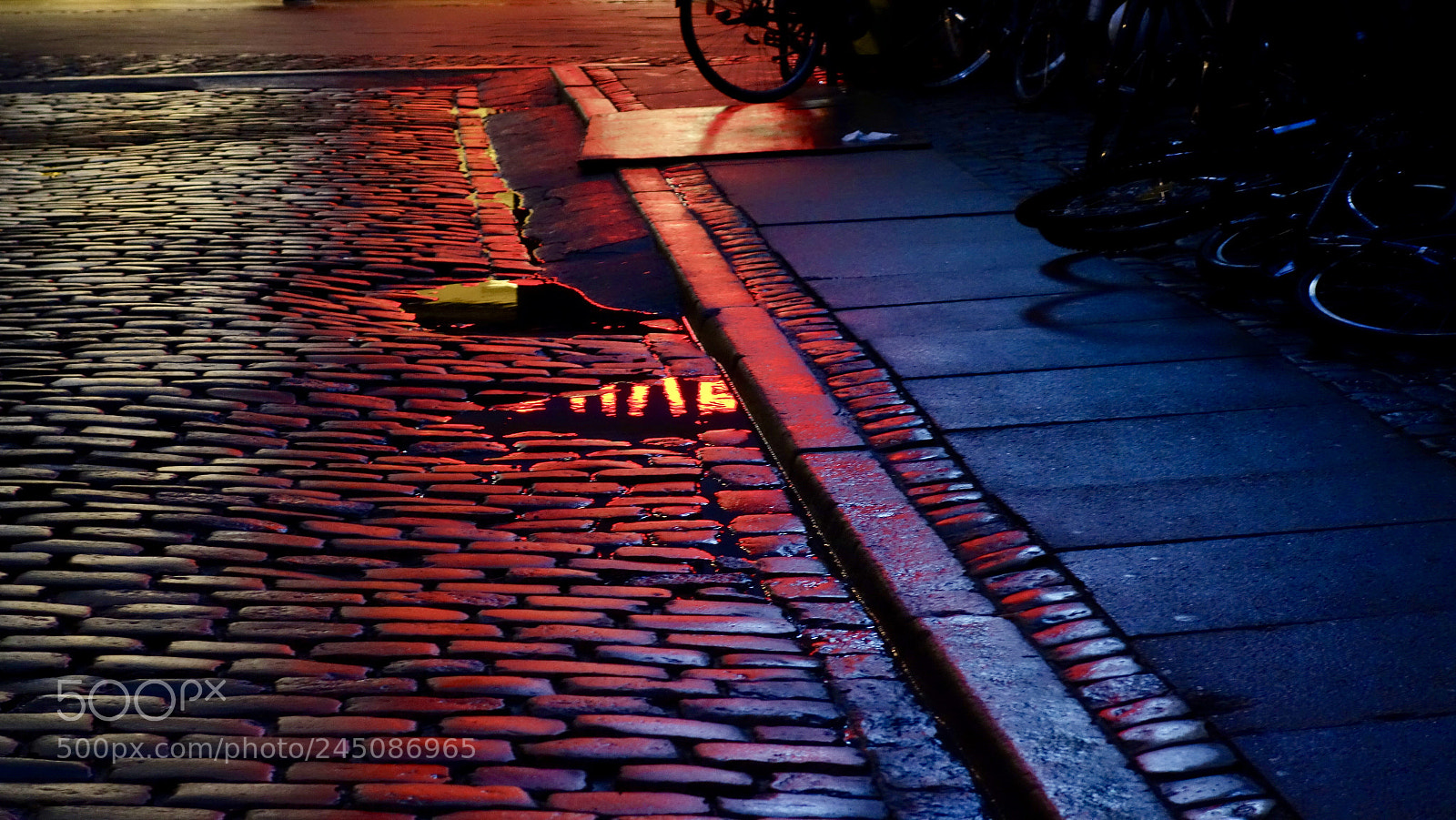 Sony Cyber-shot DSC-RX100 II sample photo. Red light copenhagen photography