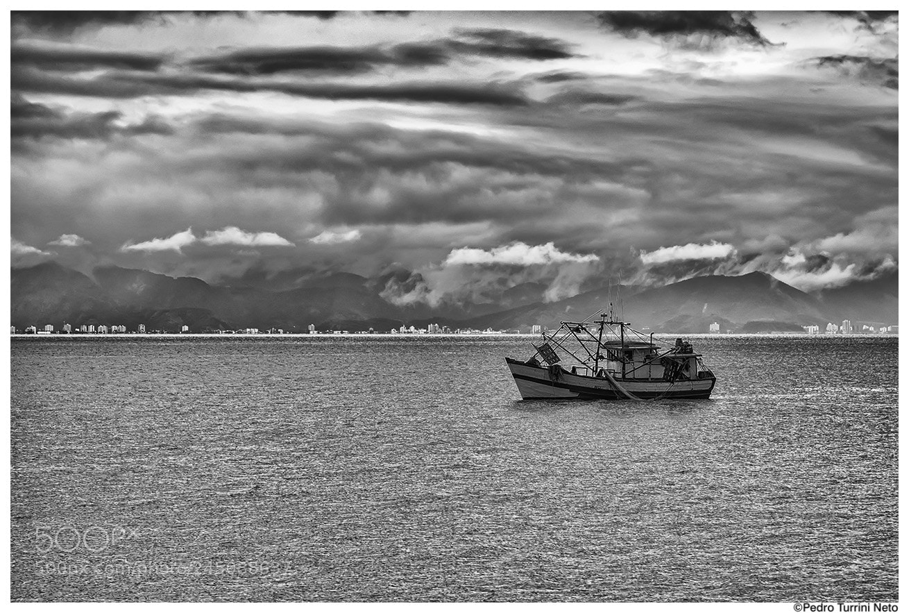 Sony Cyber-shot DSC-RX100 sample photo. Sea fishing boat photography