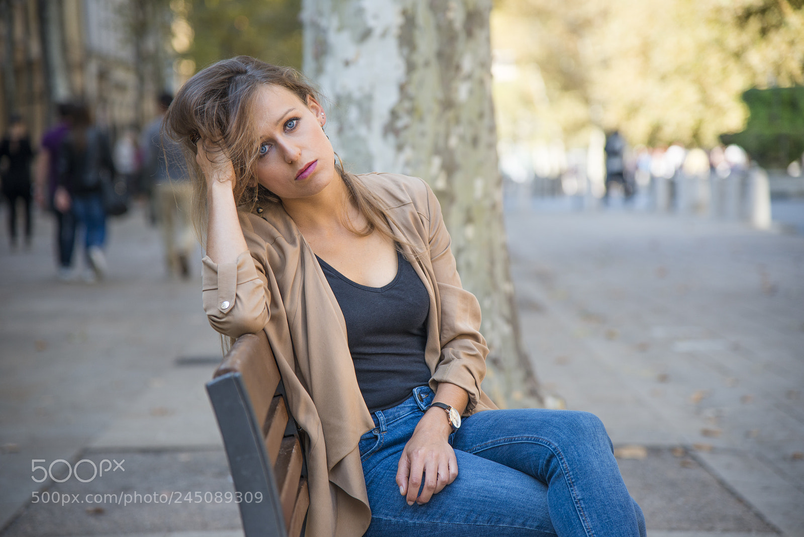 Nikon D800 sample photo. Girl in the street photography