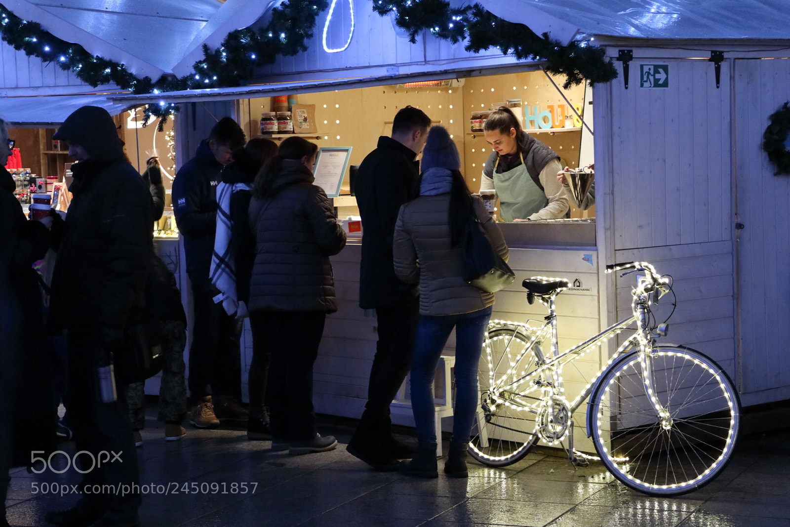 Canon EOS M5 sample photo. Christmas fair in vilnius 2018 photography