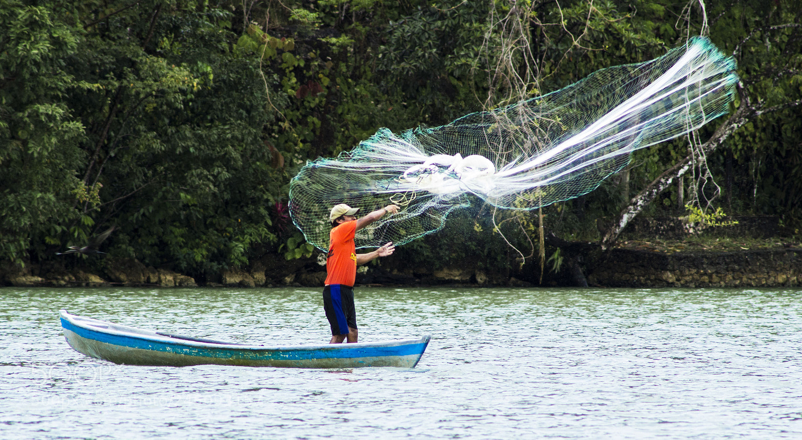 Canon EOS 600D (Rebel EOS T3i / EOS Kiss X5) sample photo. Pescando photography