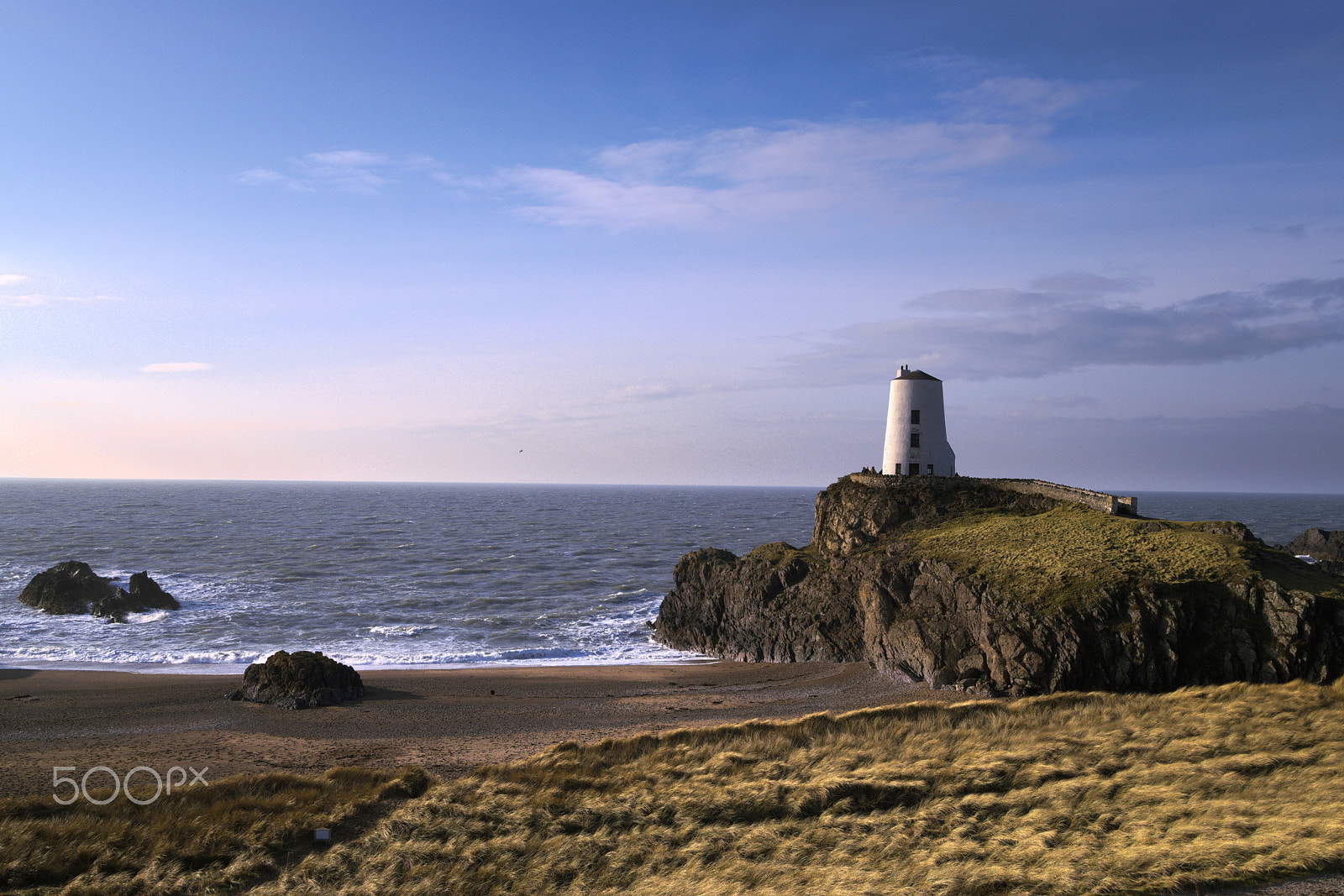 Nikon D5500 sample photo. Twr mawr – llanddwyn island photography
