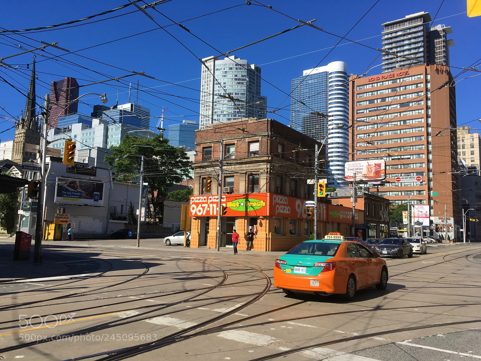 Apple iPhone SE sample photo. Toronto, kanada photography