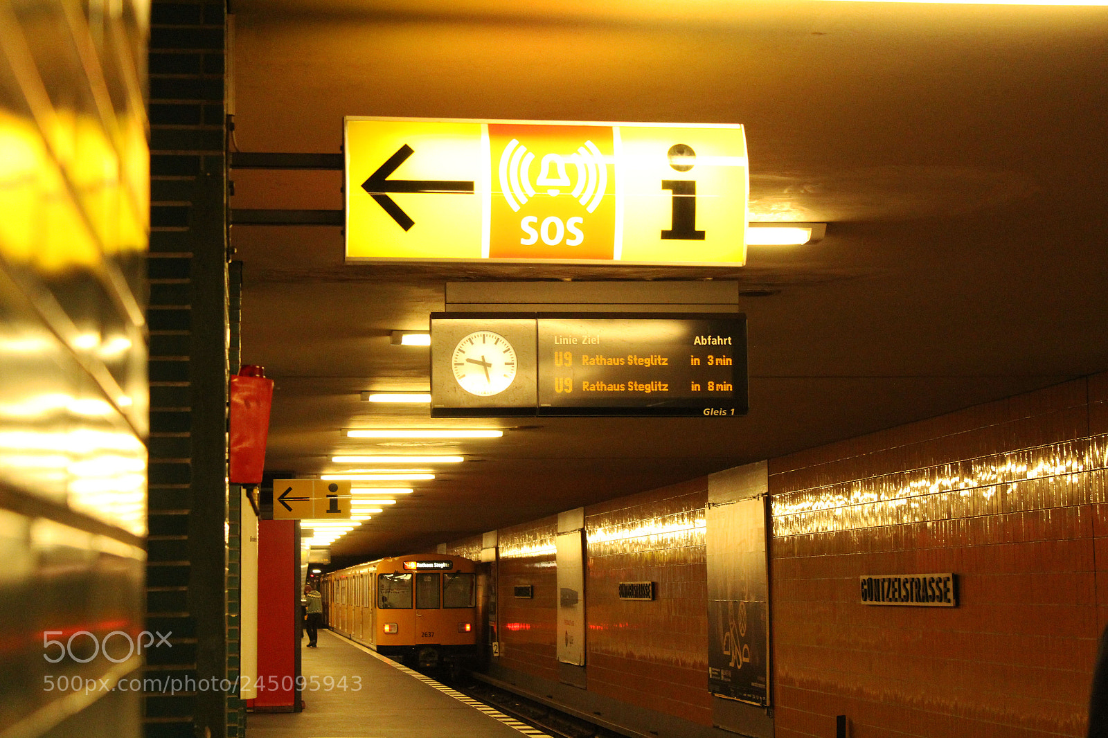 Canon EOS 1300D (EOS Rebel T6 / EOS Kiss X80) sample photo. Underground photography