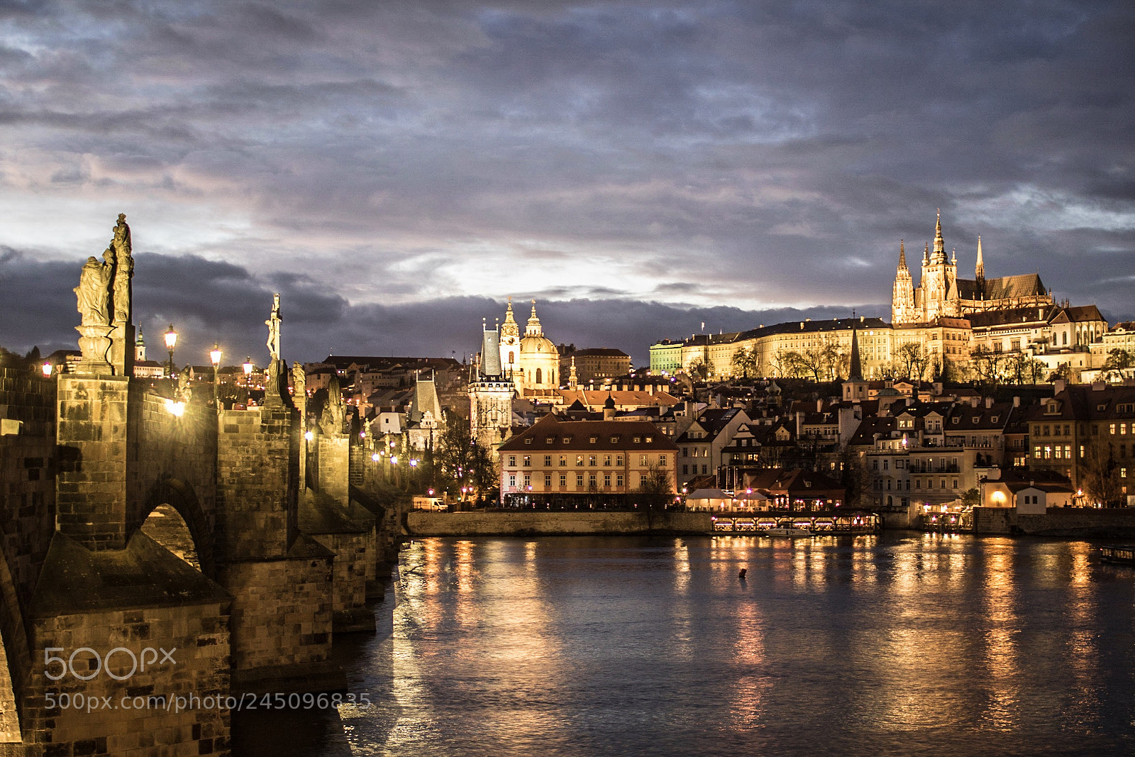 Canon EOS 750D (EOS Rebel T6i / EOS Kiss X8i) sample photo. Praga by night. charles photography