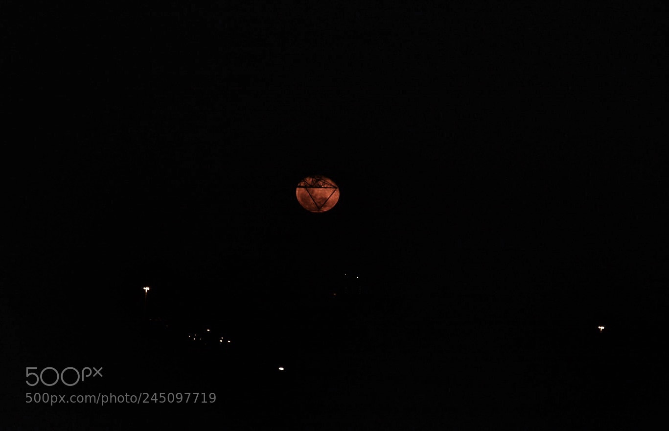 Nikon D7100 sample photo. The moon and streetlights photography