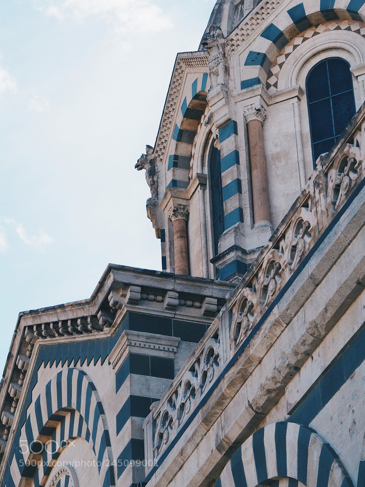 Olympus OM-D E-M10 II sample photo. Marseilles architecture photography