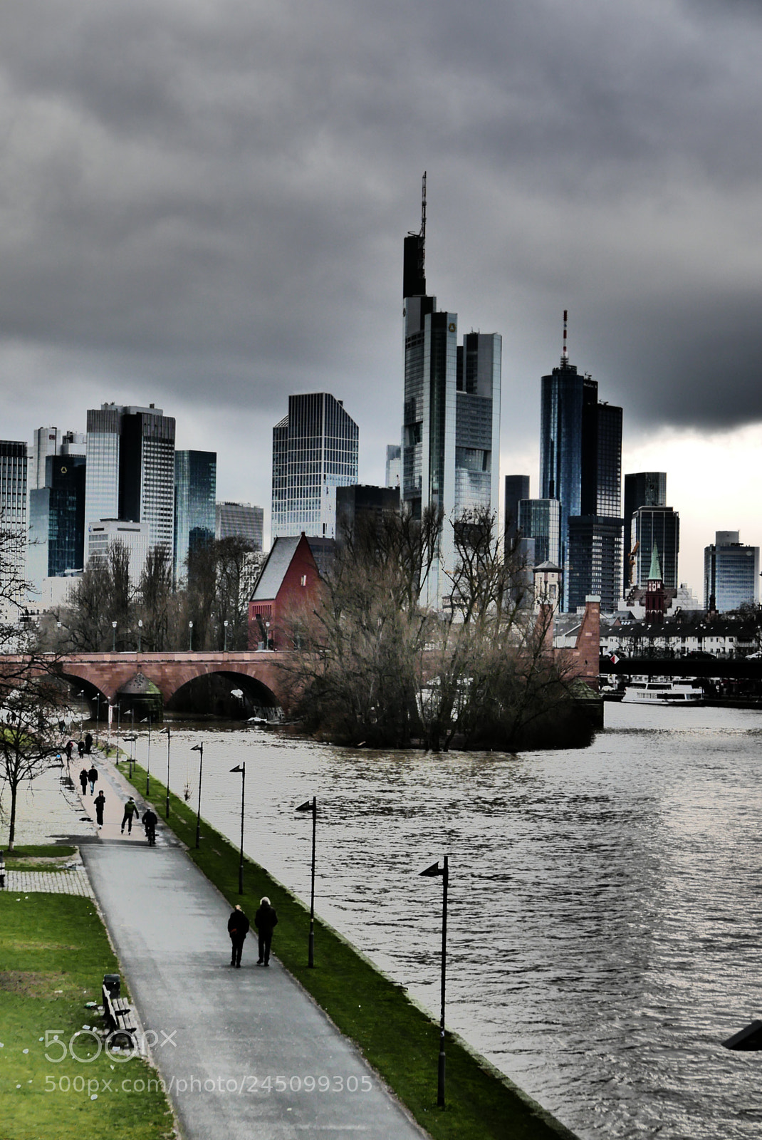 Leica D-Lux (Typ 109) sample photo. Mainhatten photography