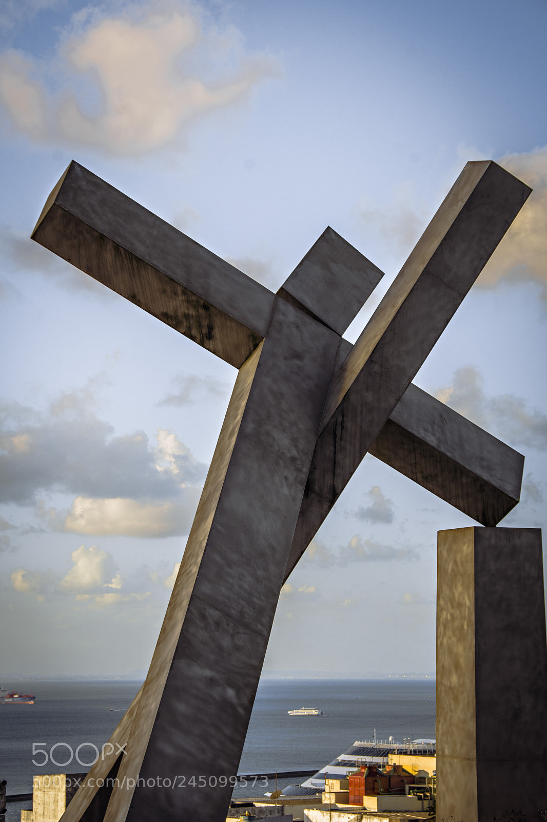 Nikon D500 sample photo. Fallen cross, in salvador. photography