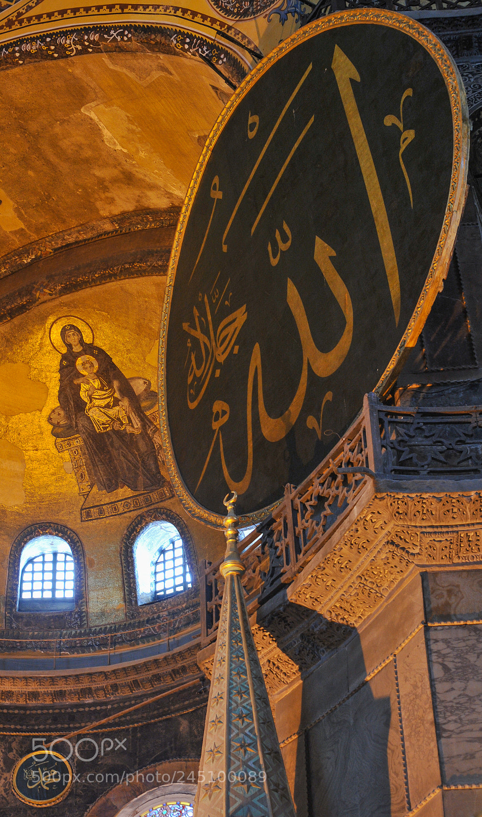 Nikon D3 sample photo. Deux religions sous la photography