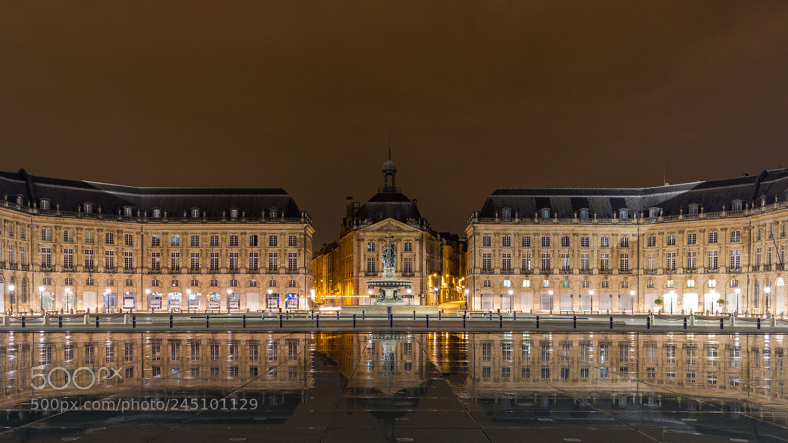 Canon EOS 100D (EOS Rebel SL1 / EOS Kiss X7) sample photo. Place de la bourse photography