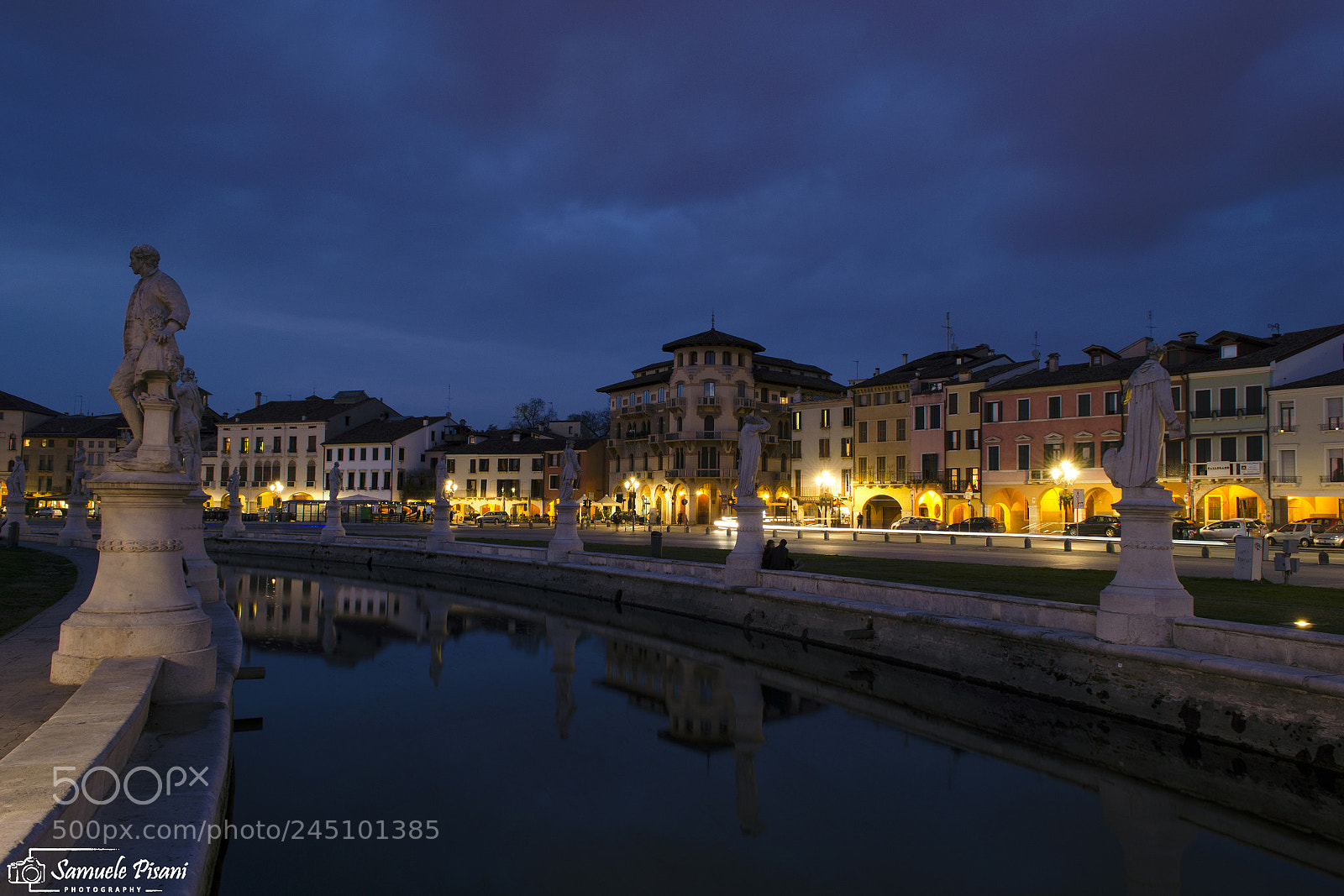 Nikon D5100 sample photo. Nuvolosa ora blu su photography