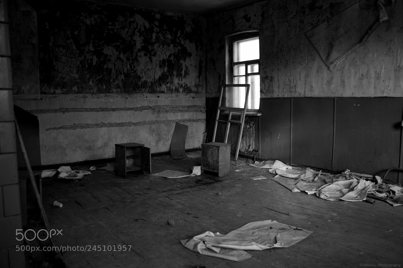 Canon EF-S 18-55mm F3.5-5.6 II sample photo. One building history photography
