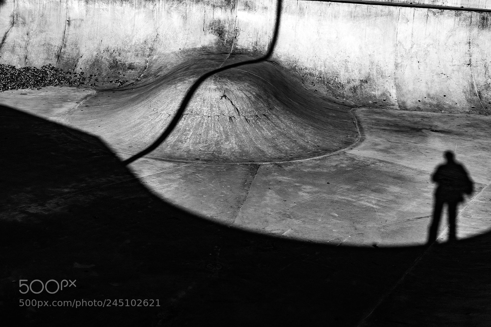 Canon PowerShot G7 X Mark II sample photo. Standing in the shadows photography